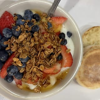 Crunch-Berry Oatmeal